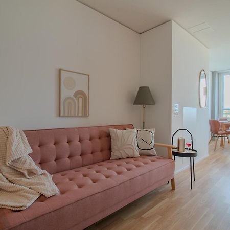 Loewe Apartments Am Rheinfall Neuhausen Am Rheinfall Esterno foto